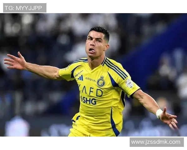 C罗足球生涯成就与排名分析 从年轻才俊到全球巨星的辉煌历程